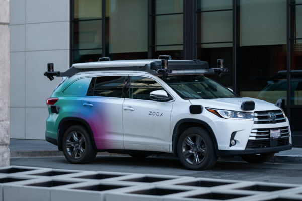 Amazon’s Zoox Expands Robotaxi Testing to Dallas and Phoenix