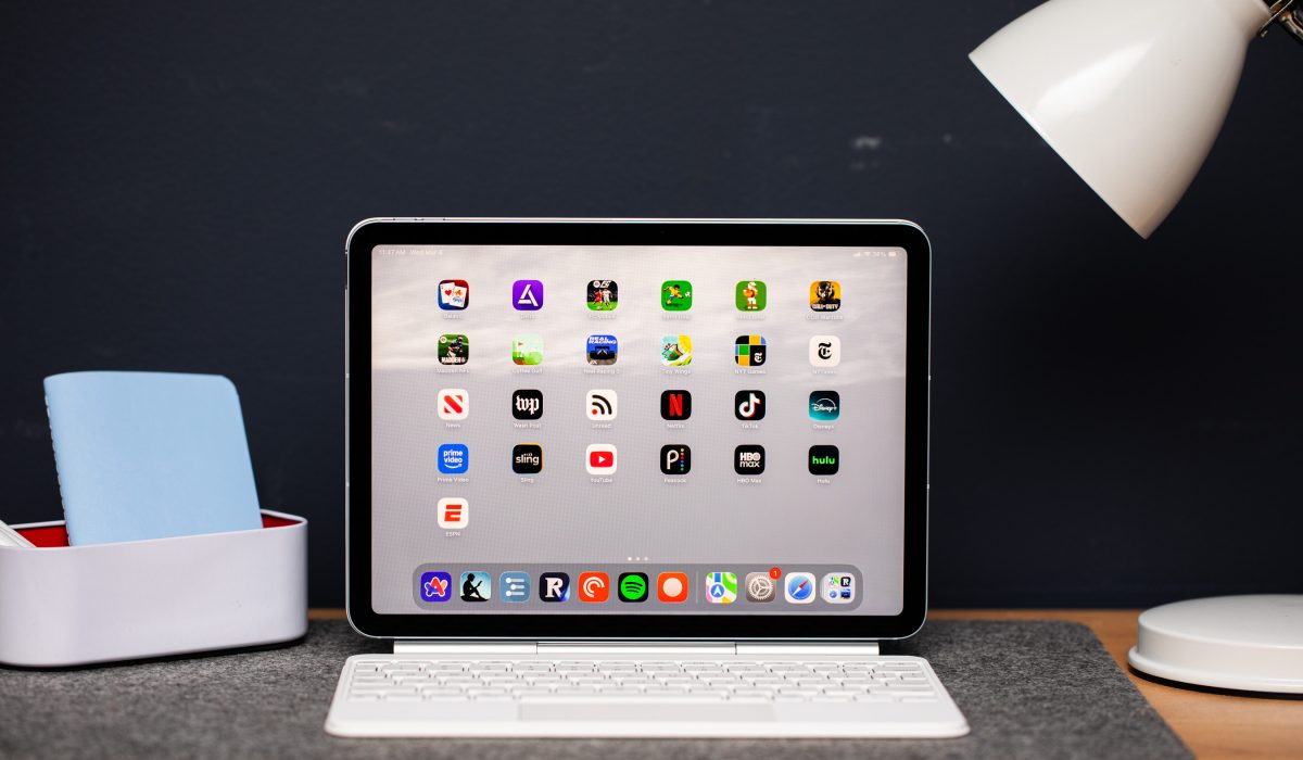 Apple iPad Air M4 Review: Enhanced Performance with Advanced Connectivity