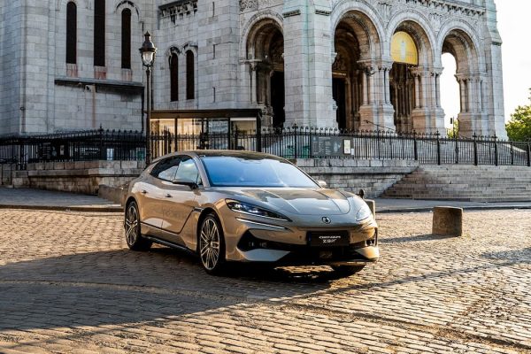 BYD Unveils Electric Vehicle with Record 1,036 km Driving Range on a Single Charge