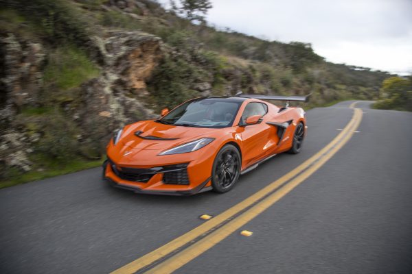 Chevrolet Unveils Corvette ZR1X Hybrid, Challenging High-End Sports Cars