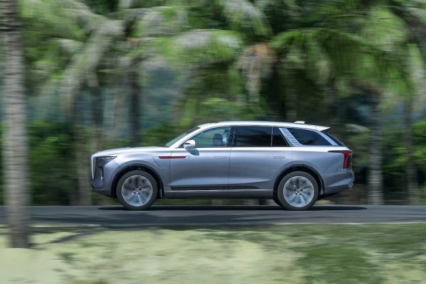 China Develops Breakthrough EV Battery Promising Over 1,000 km Driving Range