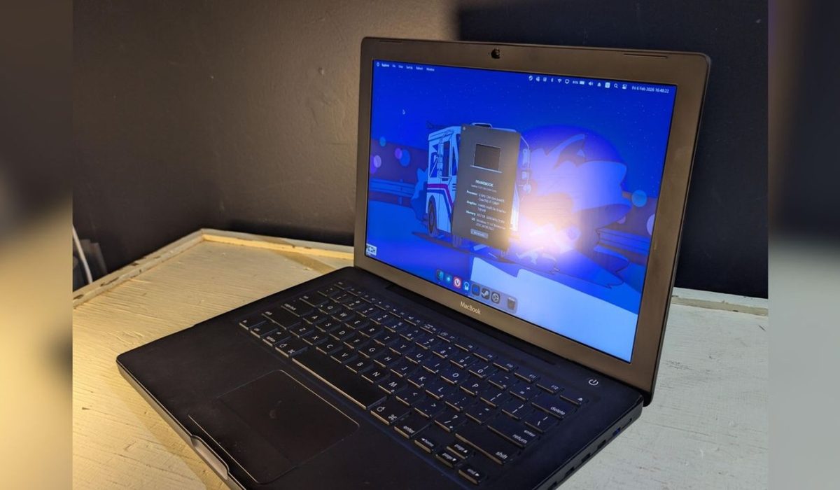 Creator Installs Modern Framework Laptop Components Inside 2006 MacBook to Combat E-Waste