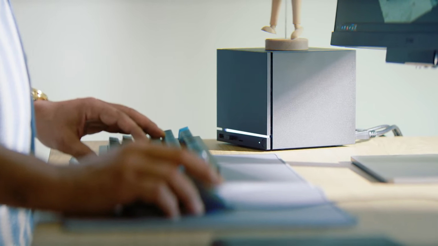 Valve Signals Uncertainty Over Steam Machine Launch in 2026