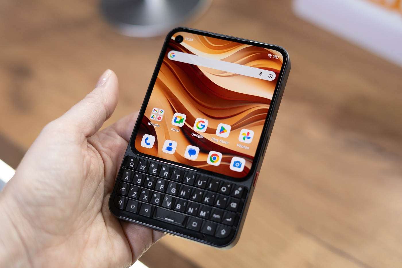 Unihertz Unveils Titan Elite 2 With Distinctive QWERTY Keyboard at MWC 2026