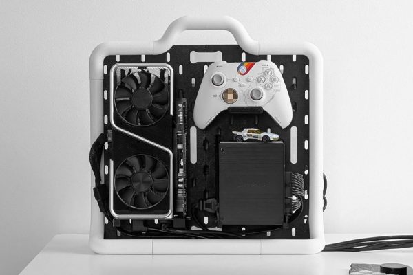 Innovative 3D-Printed Laptop Carrying Case Offers Practical Solution for eGPU Portability