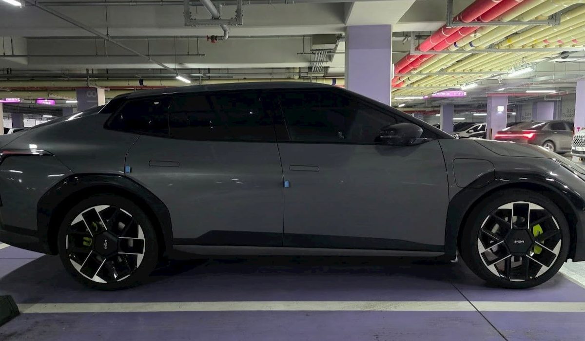 Kia Offers Electric Hot Hatch and Fastback Variants of the EV4 with Upcoming GT Upgrades