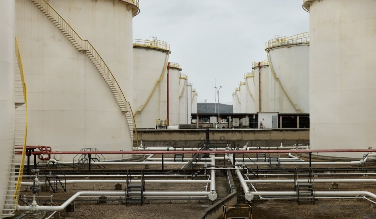 Oil Futures Drop Sharply Amid Talks of Emergency Crude Reserves Release