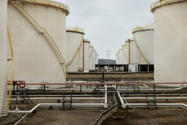 Oil Futures Drop Sharply Amid Talks of Emergency Crude Reserves Release