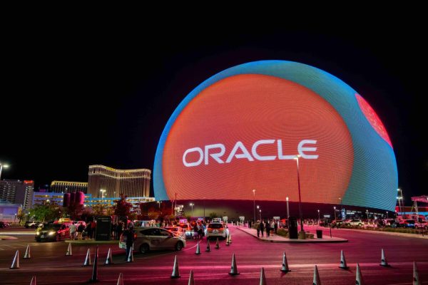 Oracle Faces Investor Pressure to Deliver AI Investment Returns