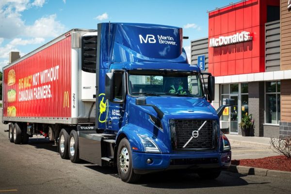 Real-World Test Shows Electric Semi Trucks Can Save Fleets Nearly $160,000 Per Truck