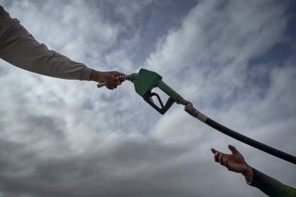 Rising Oil Prices Diminish Chances of Stock Market Rally, Warns Wall Street Veteran