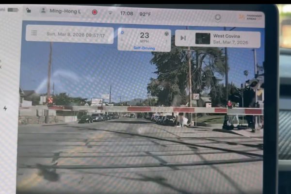 Tesla Full Self-Driving Caught Ignoring Railroad Crossing Barriers in Viral Video