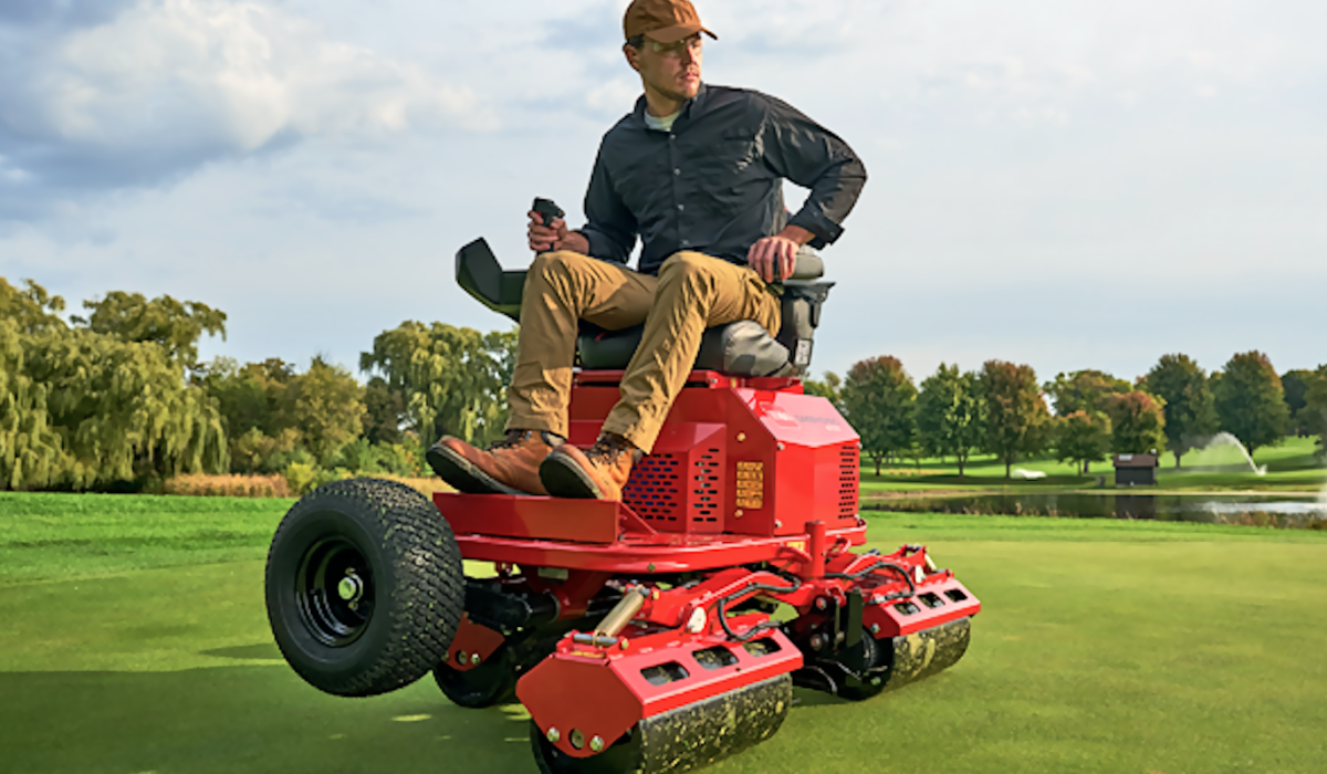 Toro GreensPro e1700 Electric Greens Roller Introduces Silent and Eco-Friendly Golf Course Maintenance