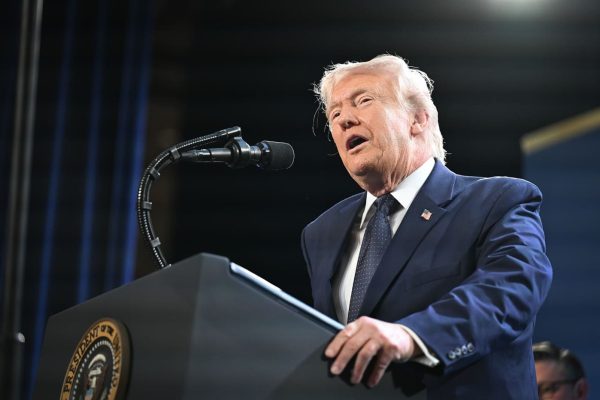 Trump Announces Sanctions Relief on Oil to Ease Prices Amid Tensions with Iran